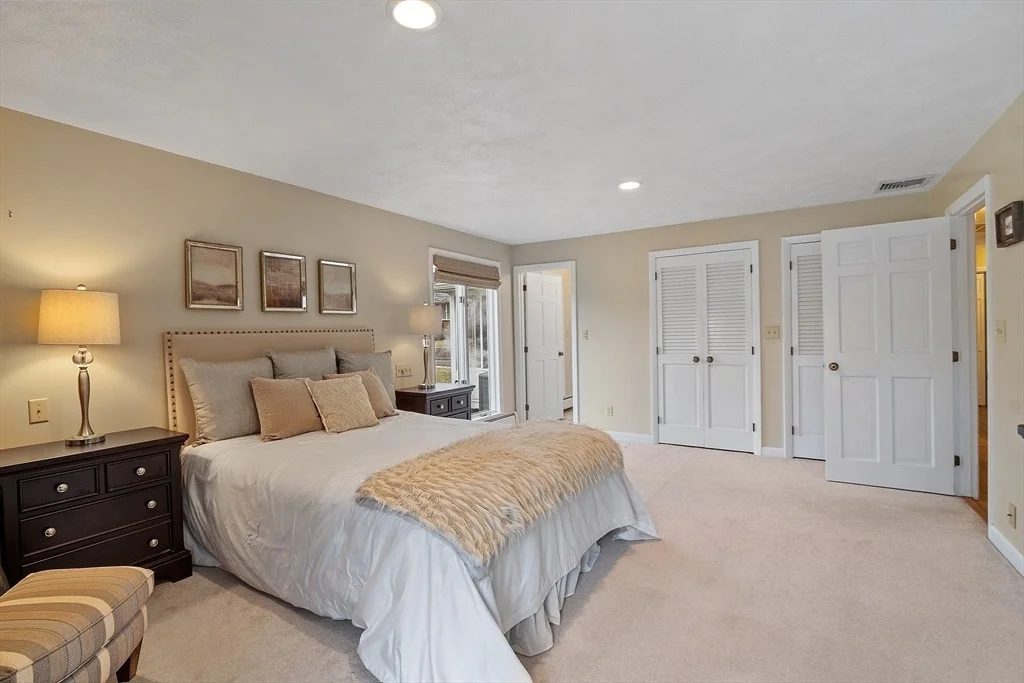 Photo of 10 Merrymount Dr