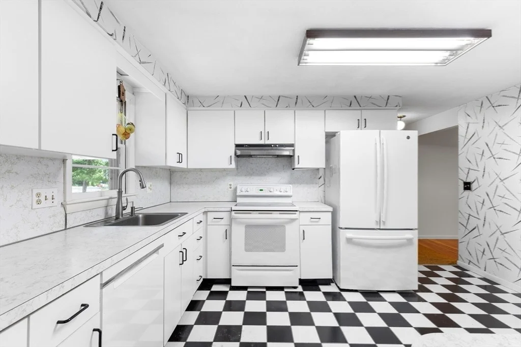 Photo of 14 Oxbow Rd