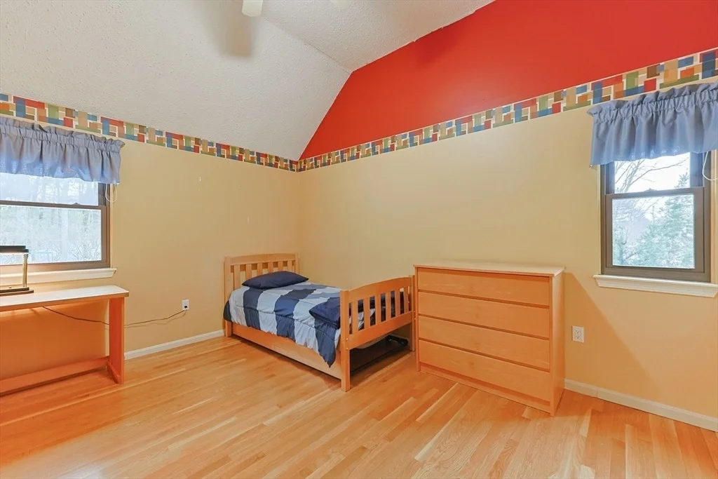 Photo of 18 Sherborne Cir