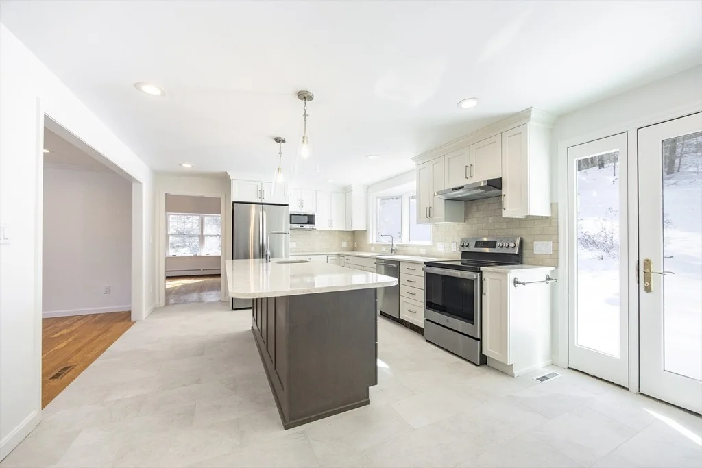 Photo of 162 Mayfair Dr