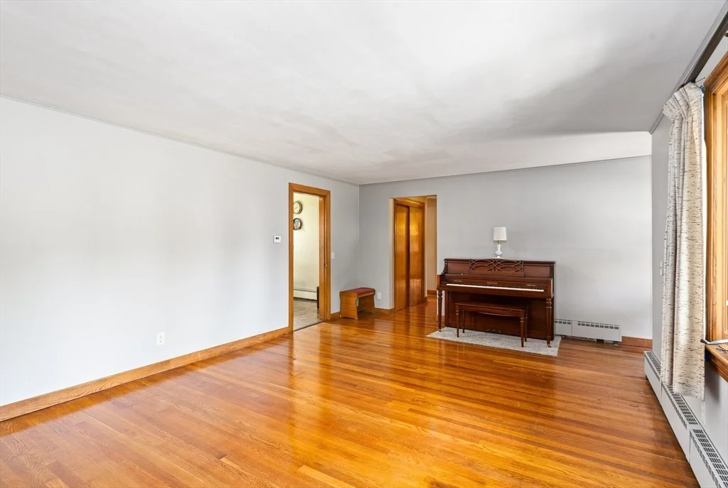 Photo of 16 Sheldon Ave