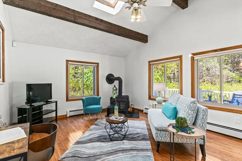 Photo of 480 Sharpners Pond Road