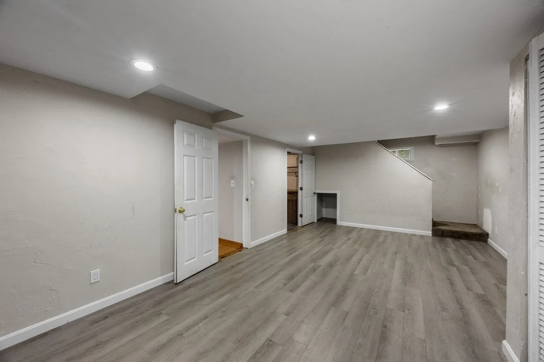 Photo of 2 Sharon Ln