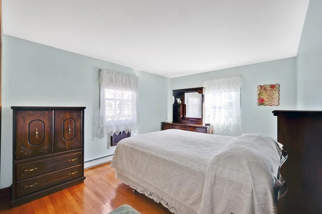 Photo of 380 Old Field Rd