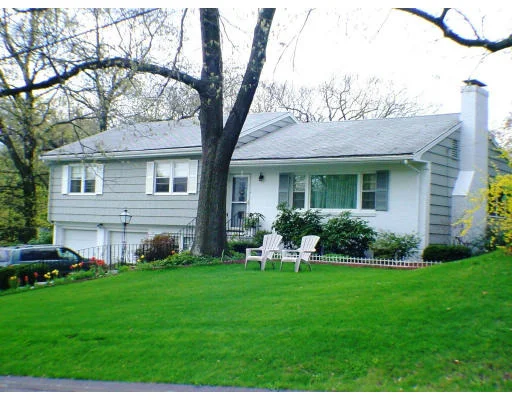 Photo of 2 Linmoor