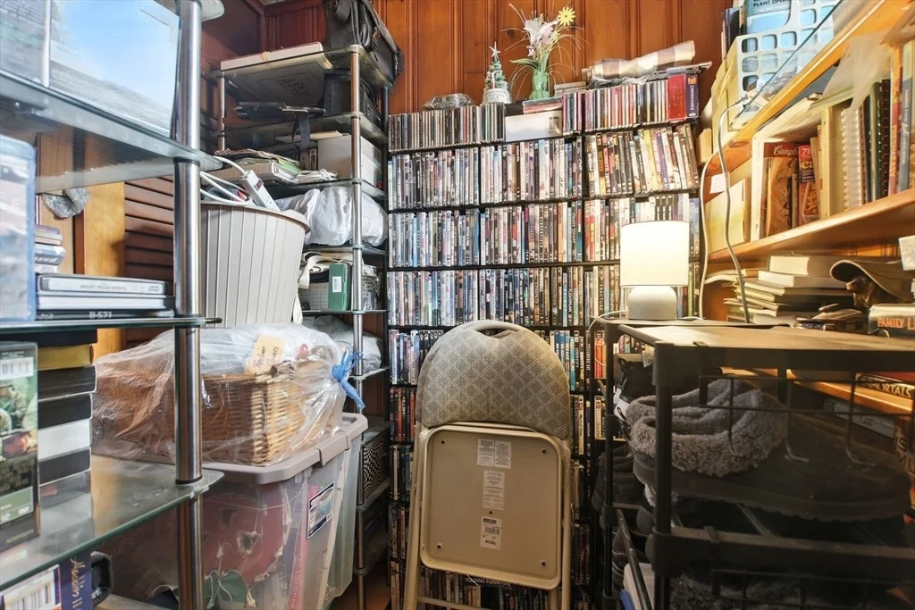 Photo of 2 Lyons St