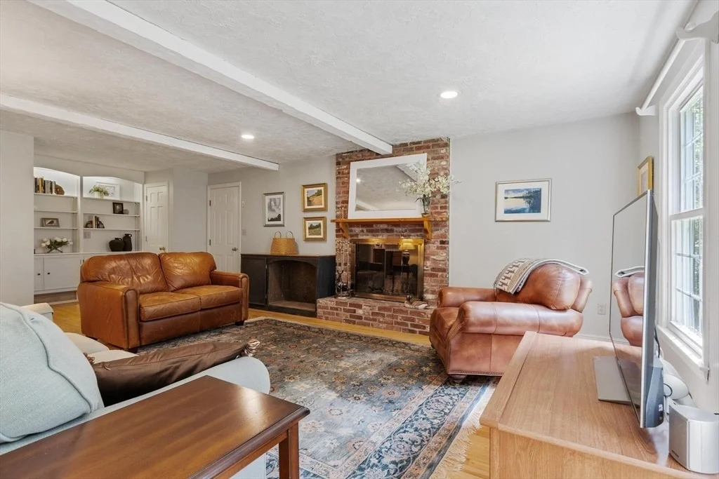 Photo of 105 Slough