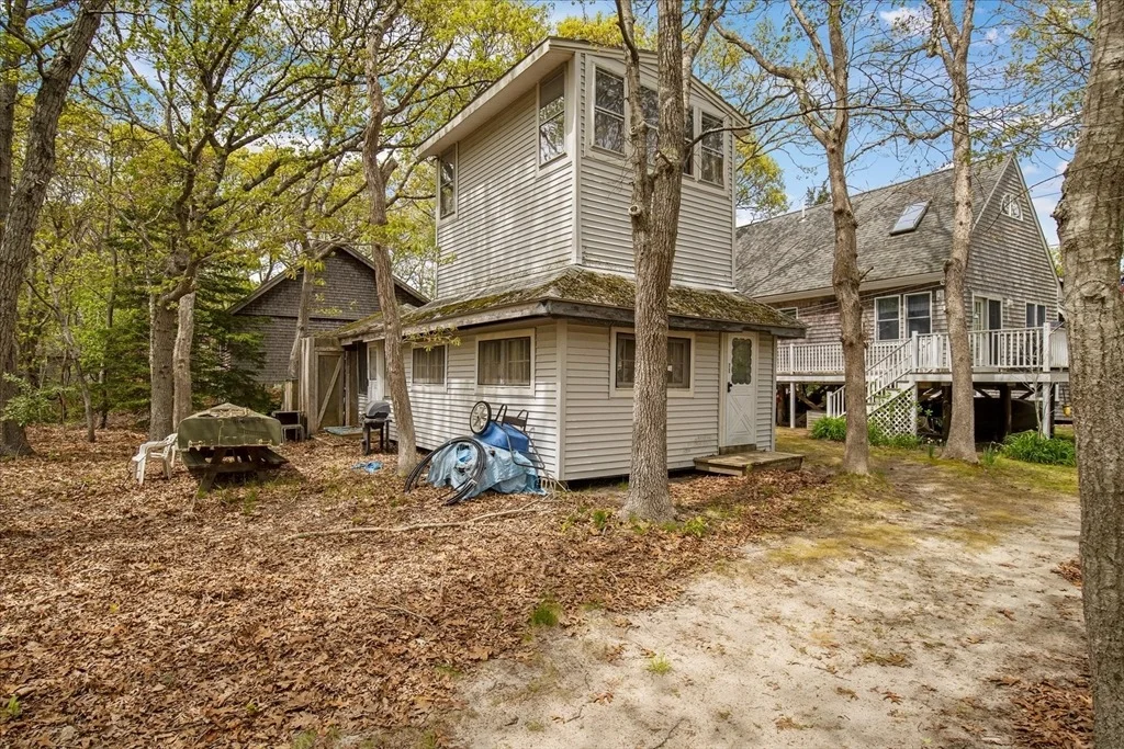 Photo of 14 Old Colony Ave