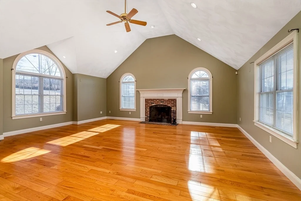 Photo of 4 Madigan Ln