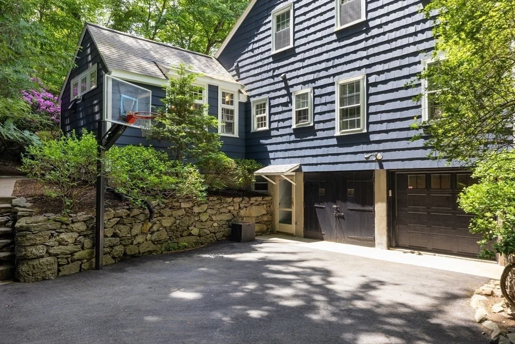 Photo of 81 Intervale Road