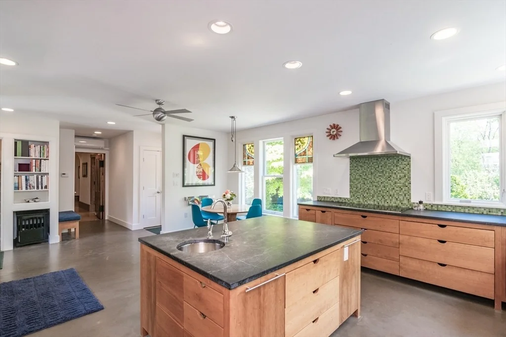 Photo of 75 Lyman Rd