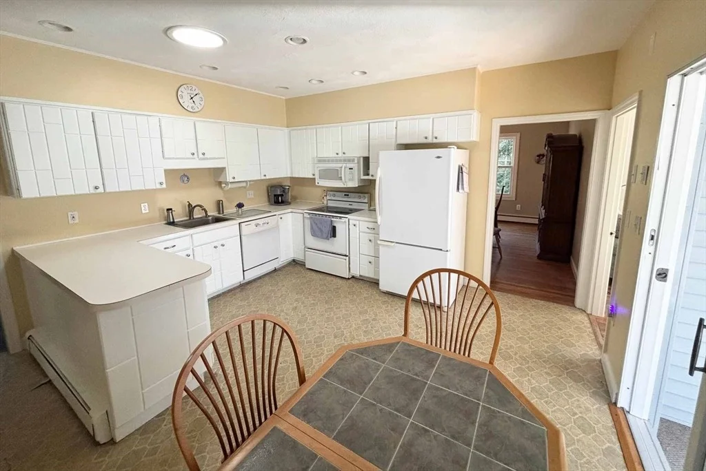 Photo of 19 Harvest Ln
