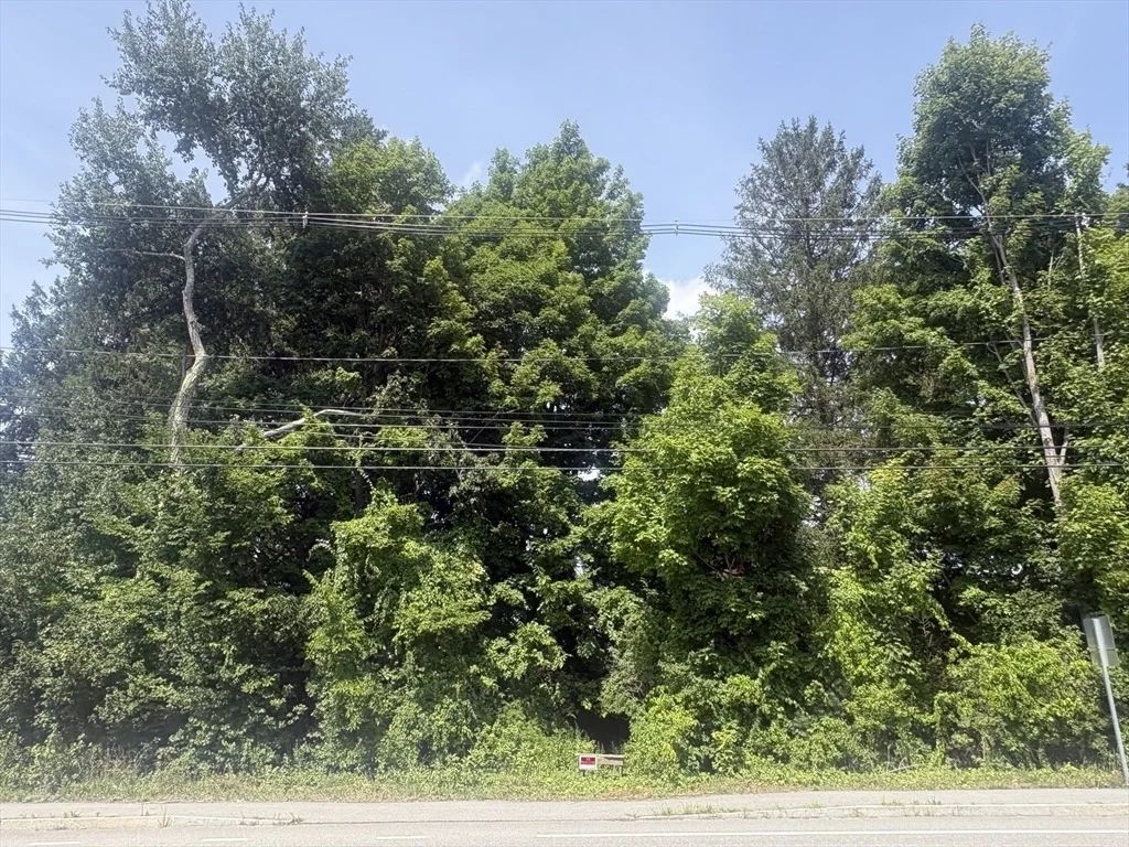 Photo of 214 Boston Post Rd