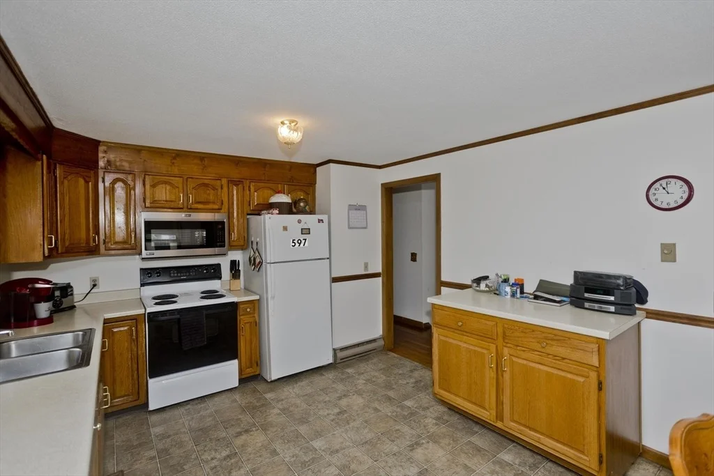 Photo of 597 Amherst Rd