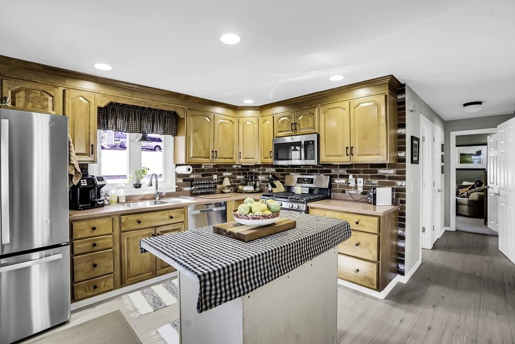 Photo of 17 Heroult Rd