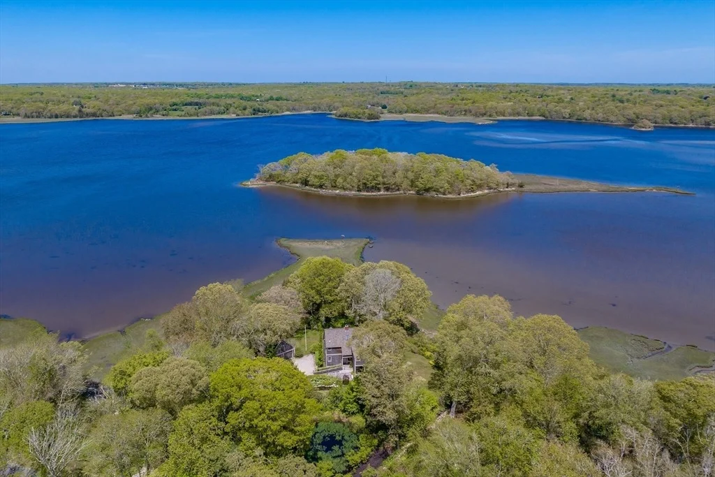 Photo of 246 River Road