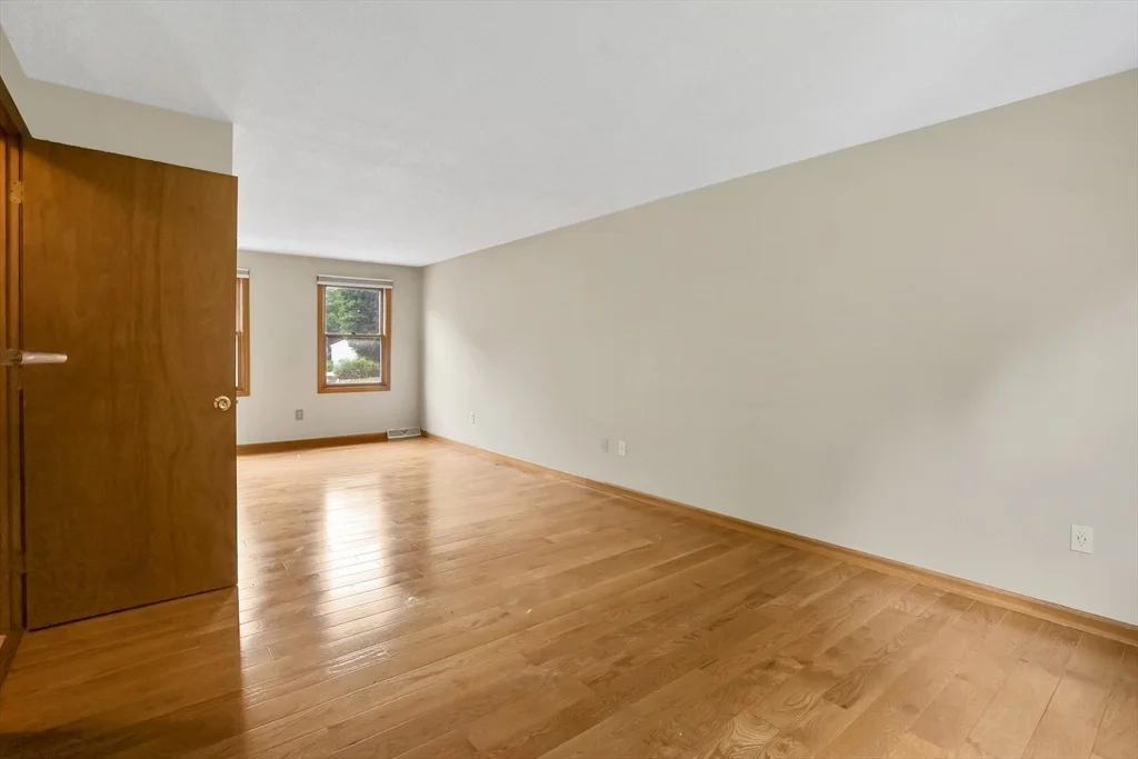 Photo of 61 Caitlin Dr