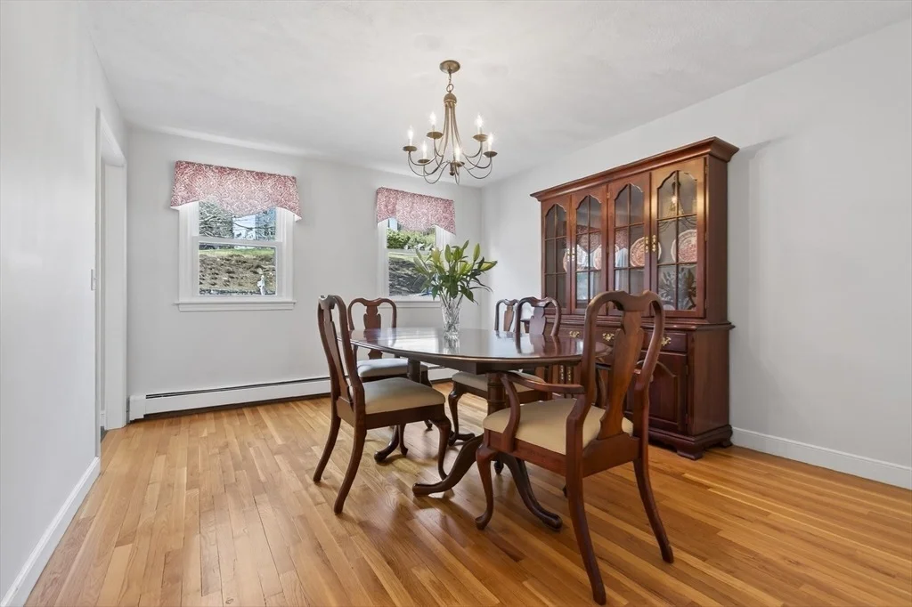 Photo of 16 Eastmount Road