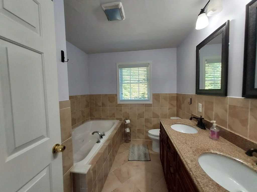Photo of 71 Eagle Dr