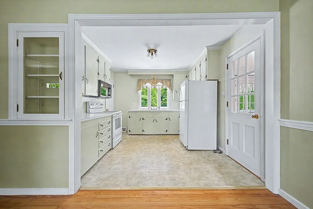 Photo of 355 Boston Rd