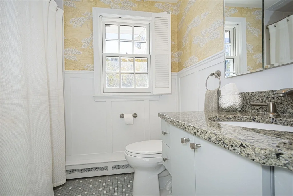 Photo of 93 Winfield Rd