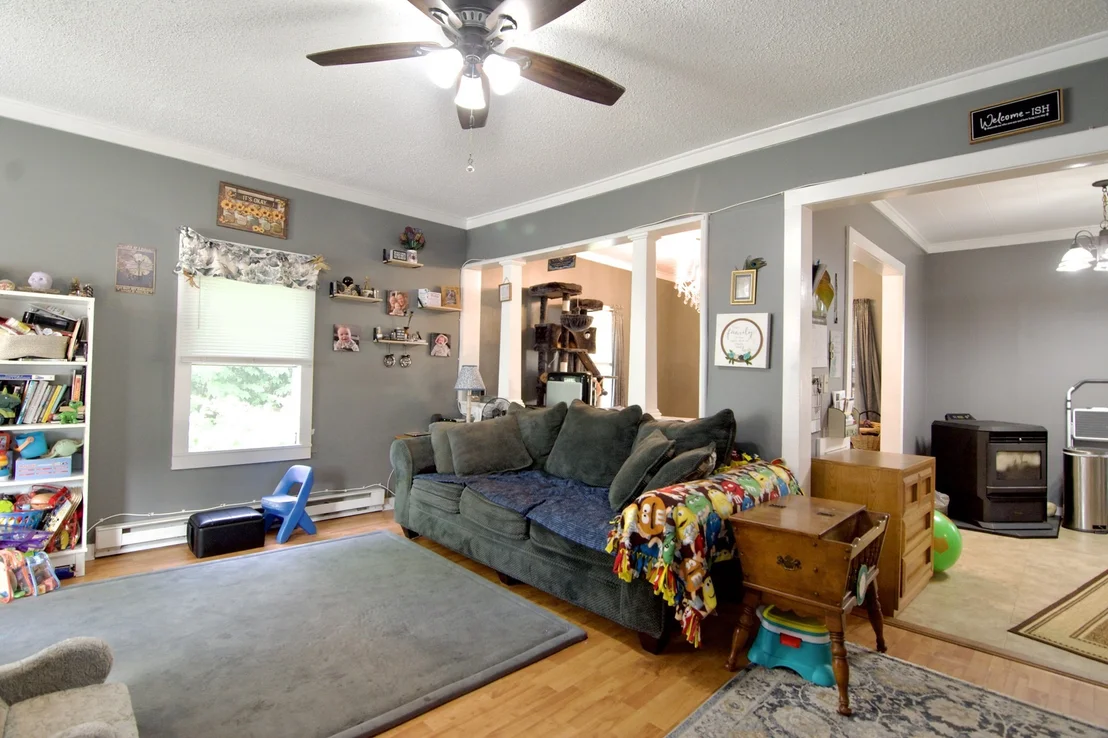 Photo of 35 Thayer Ave