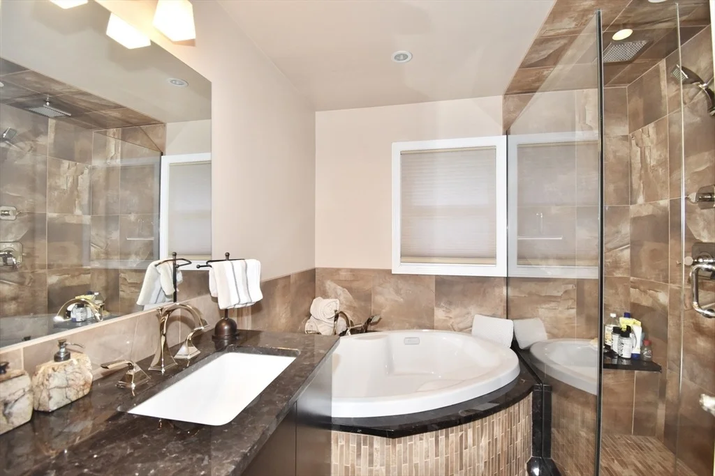 Photo of 166 Primrose Dr