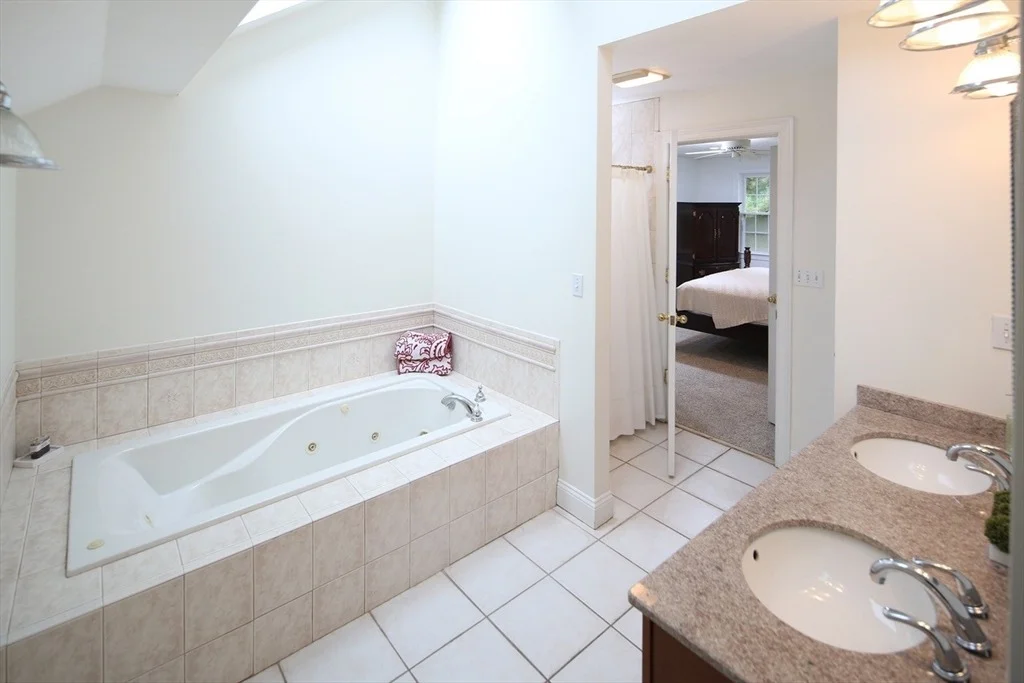 Photo of 375 Webster St
