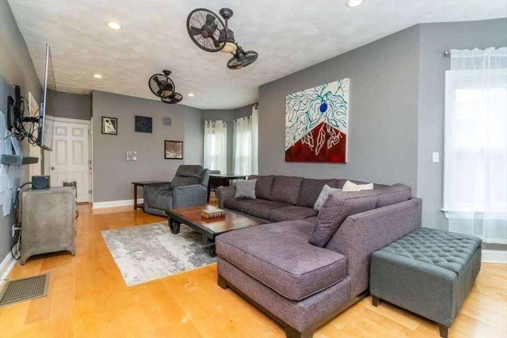 Photo of 19 Pine St.