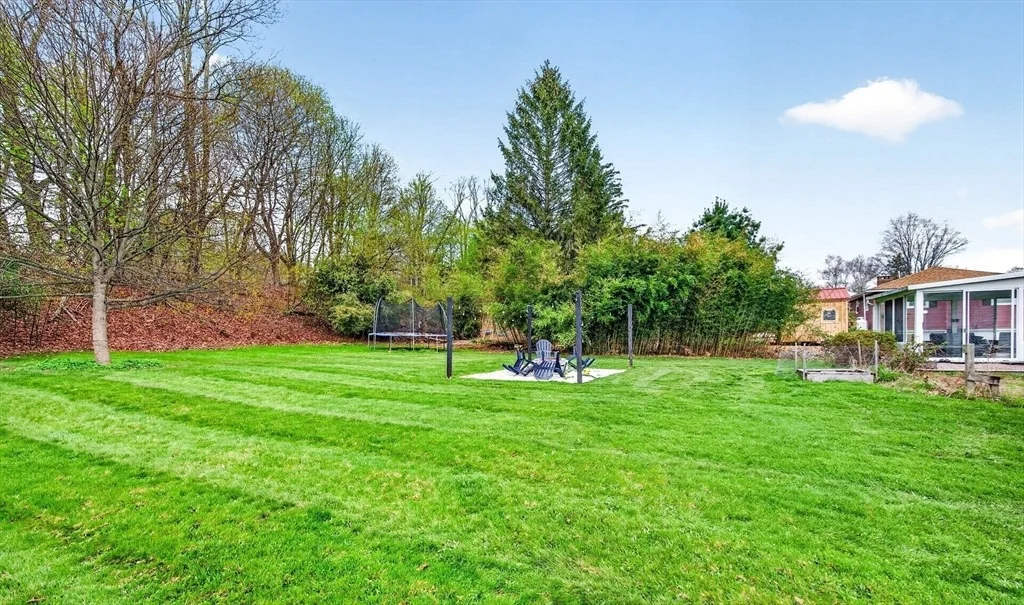 Photo of 10 Meadowbrook Rd