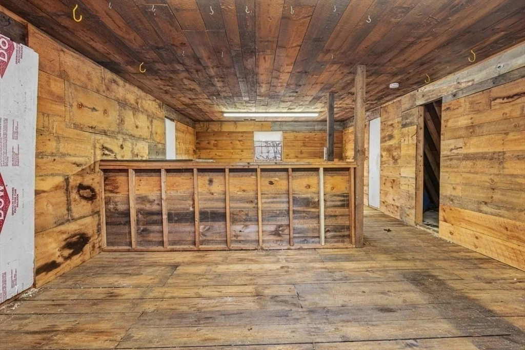 Photo of 3 Old Log Lane