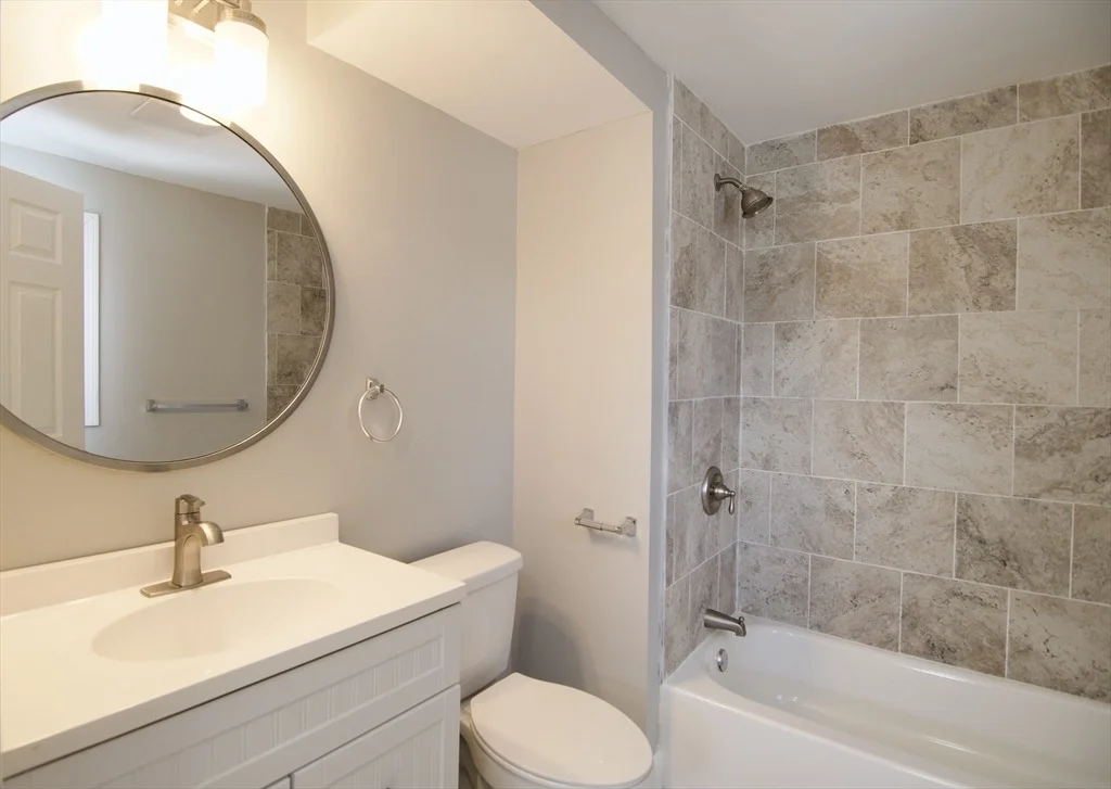 Photo of 63 Bay St