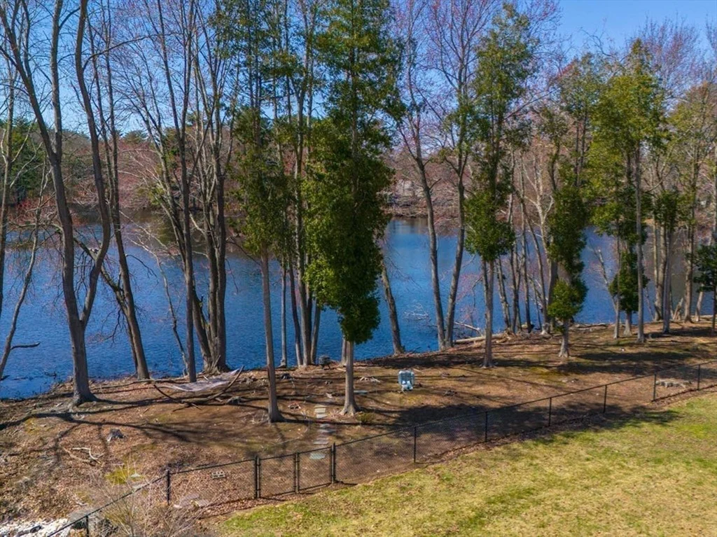 Photo of 81 Edgewater Drive