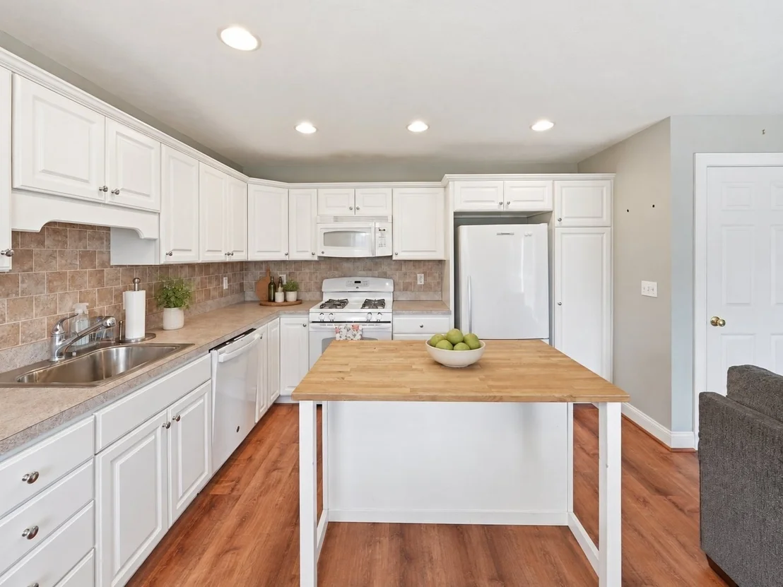 Photo of Unit B at 42 Longview Cir