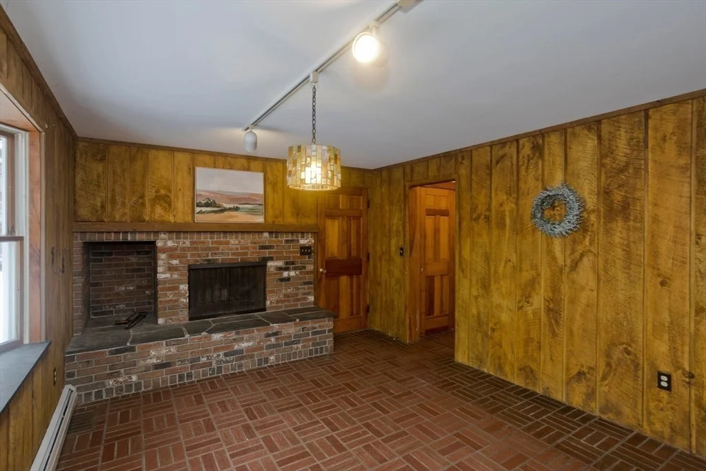 Photo of 94 Amherst Rd