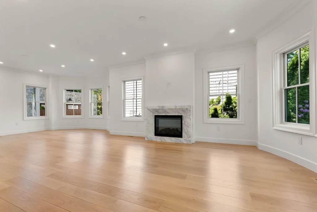 Photo of 18 Naples Rd