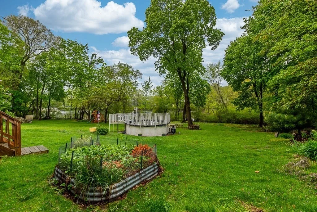 Photo of 85 Emmett Avenue