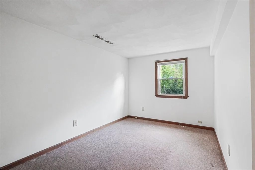 Photo of 17 Wood Ln