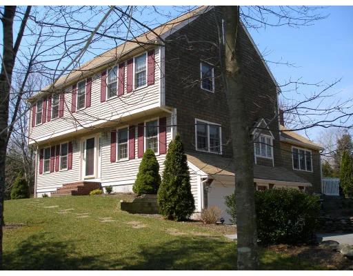 Photo of 50 Fairway Dr