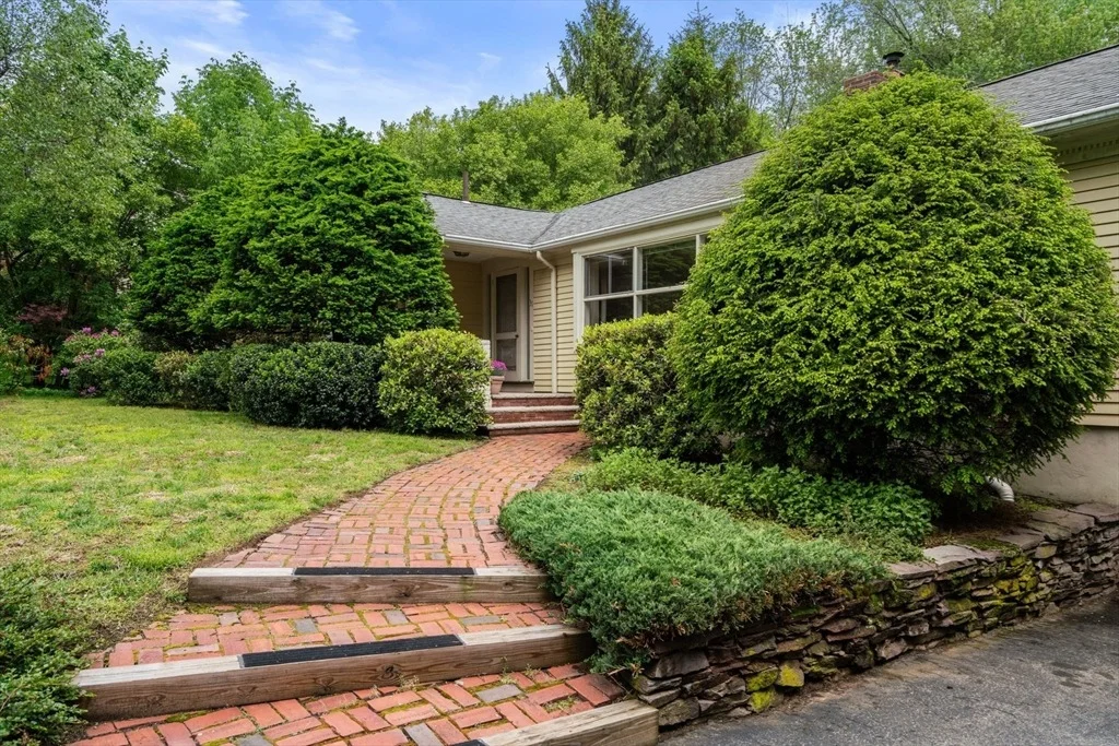Photo of 31 Millbrook Rd