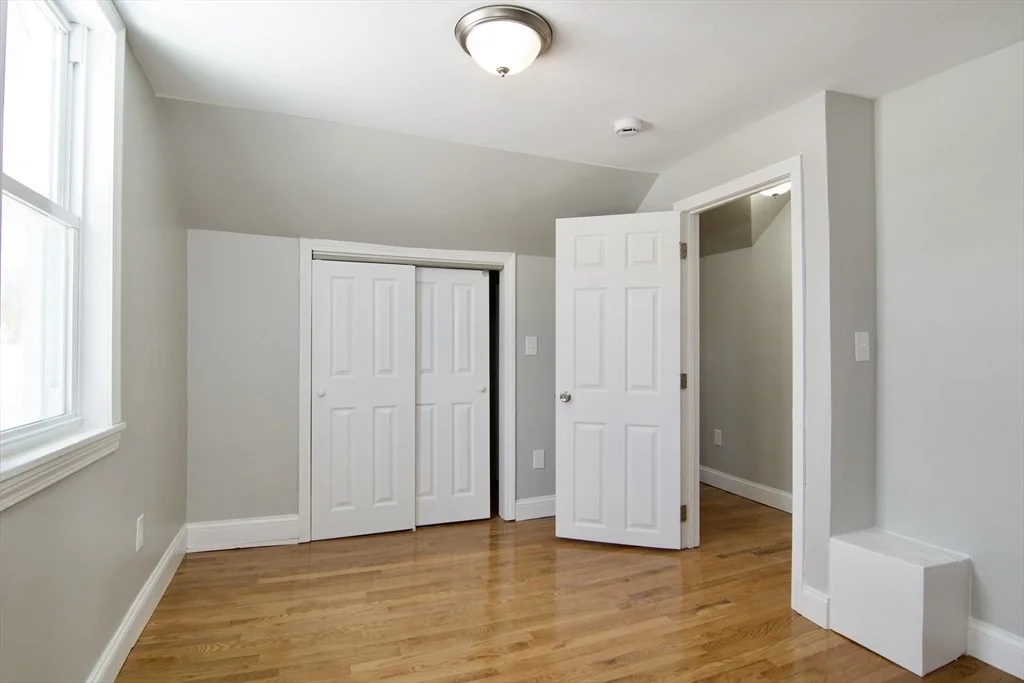 Photo of 63 Bay St