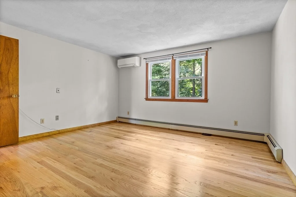 Photo of 19 Douglas Dr