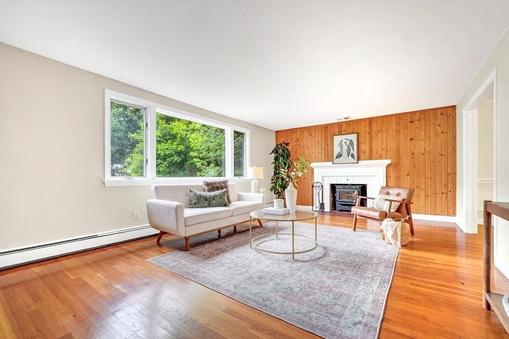 Photo of 10 Glenridge Dr