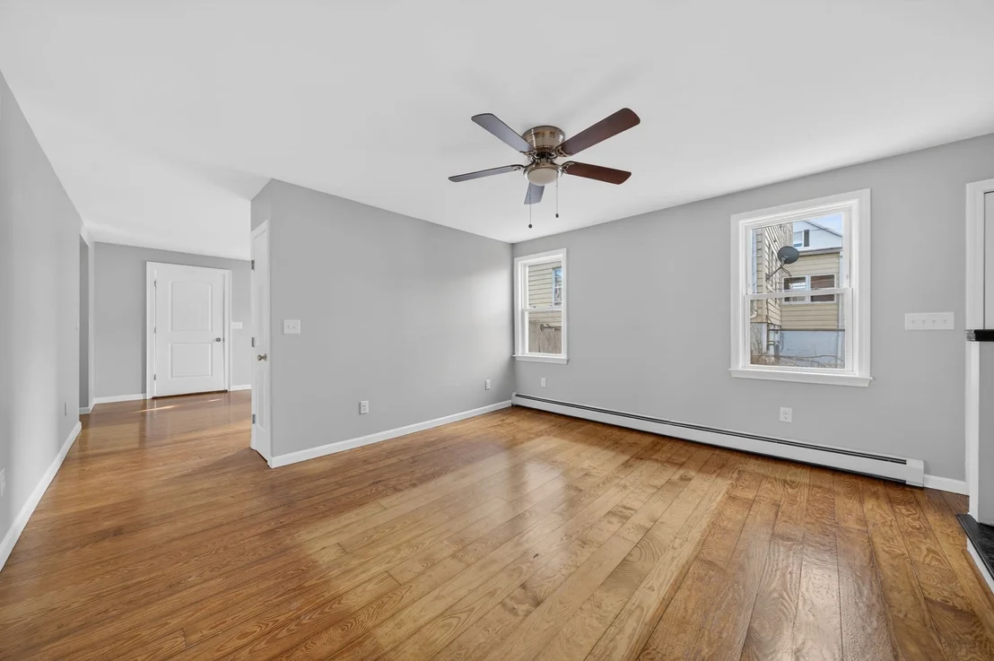 Photo of 165 Grant St