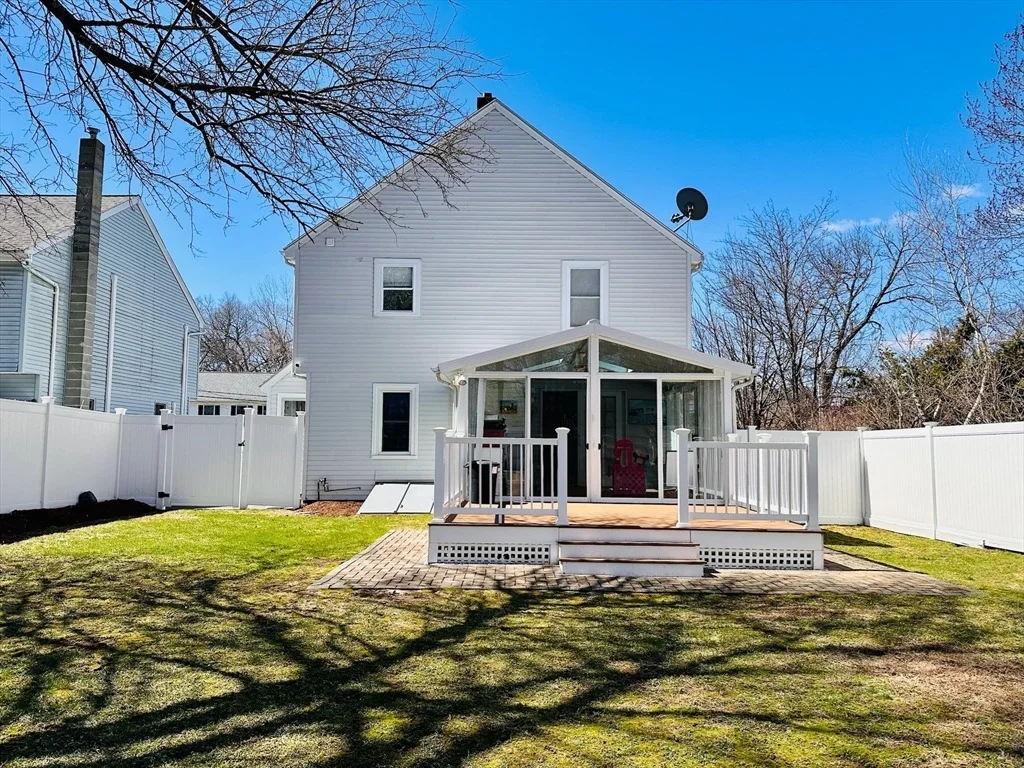 Photo of 62 Edgemere Blvd