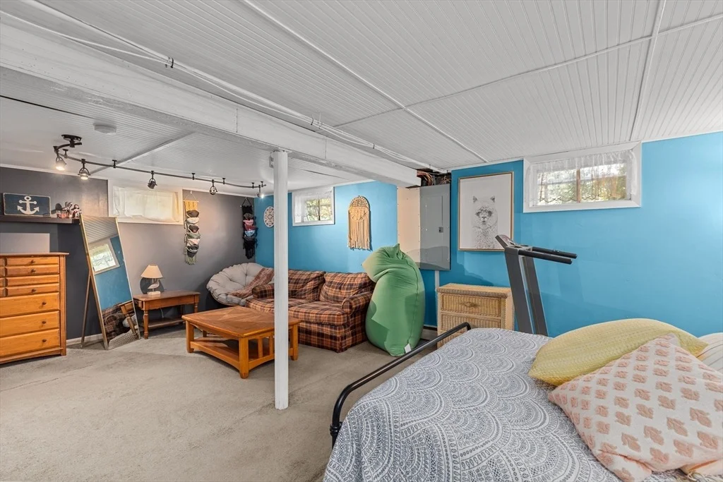 Photo of 19 Brewster Ln