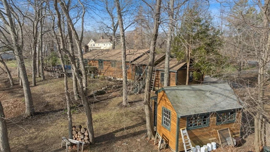 Photo of 33 Jeffreys Neck Rd