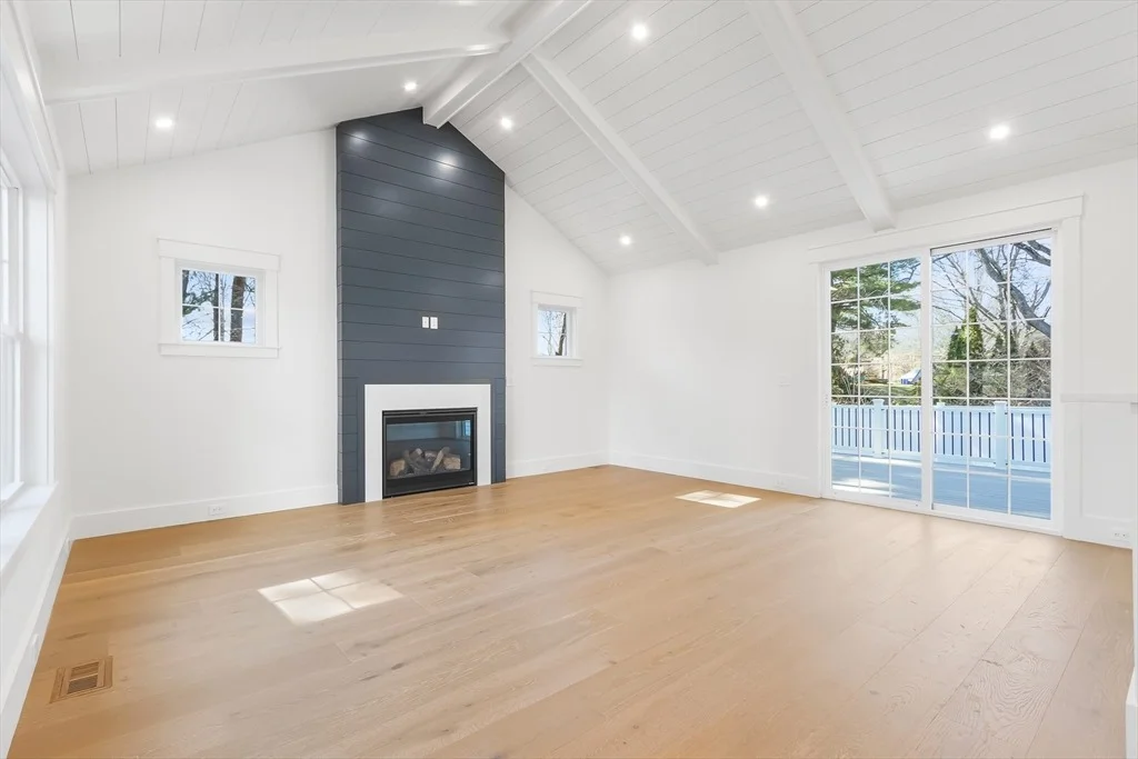 Photo of 242 Oak Street