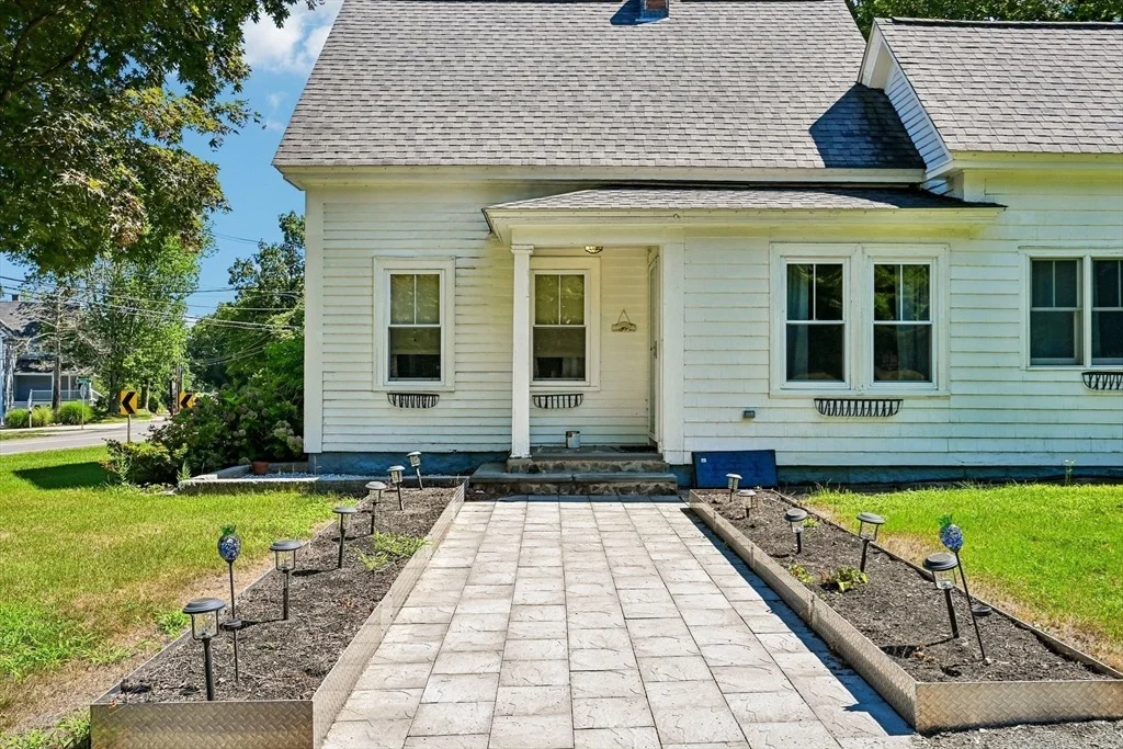 Photo of 552 Plain St