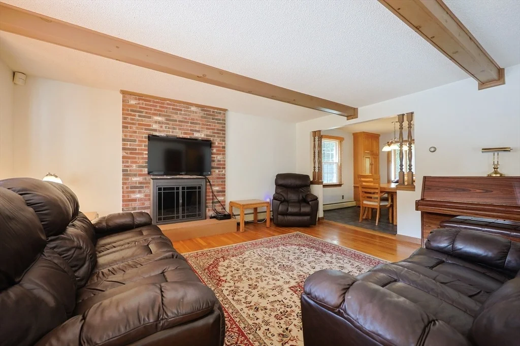Photo of 6 Weetamoe Dr